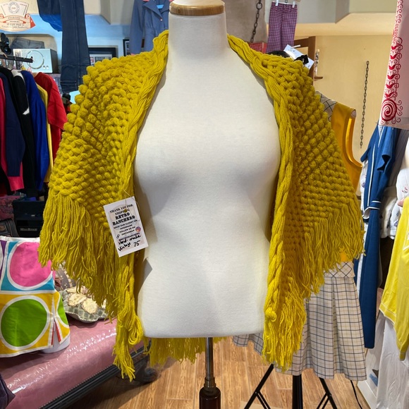 Vintage Crochet Poncho - Picture 4 of 8